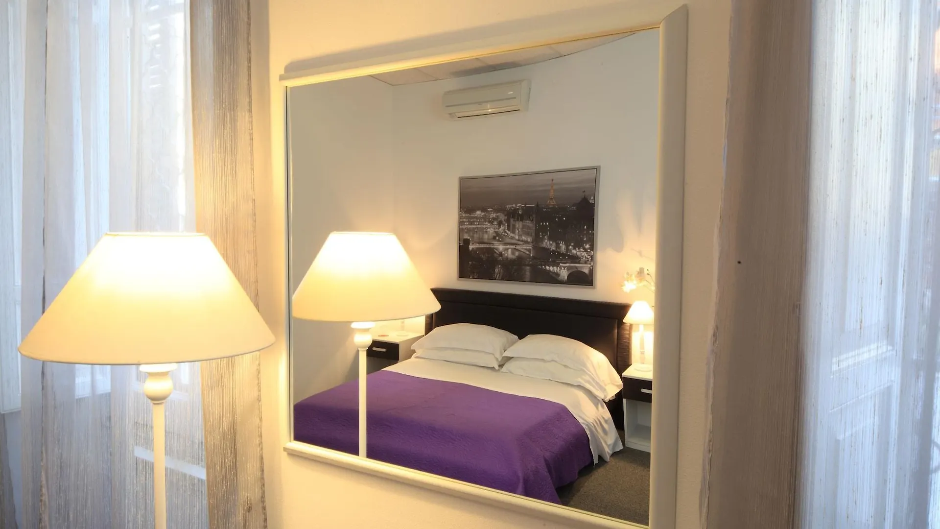 Villa Pirandello Rome 3*,